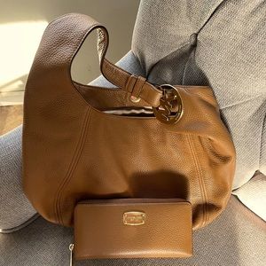 Michael Kors leather brown hobo shoulder bag with matching wallet